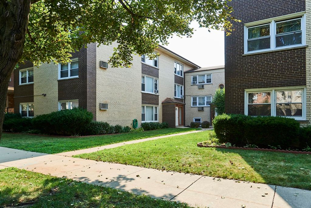 7244 N Hamilton Ave #1E, Chicago, IL 60645
