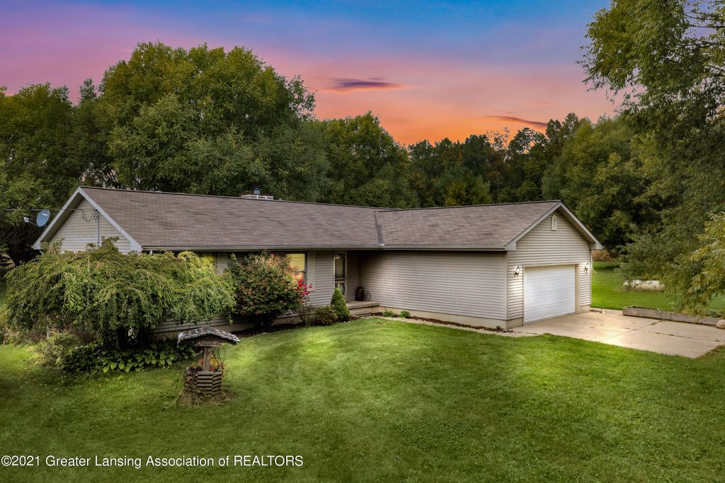 5650 S Shepardsville Rd, Saint Johns, MI 48879