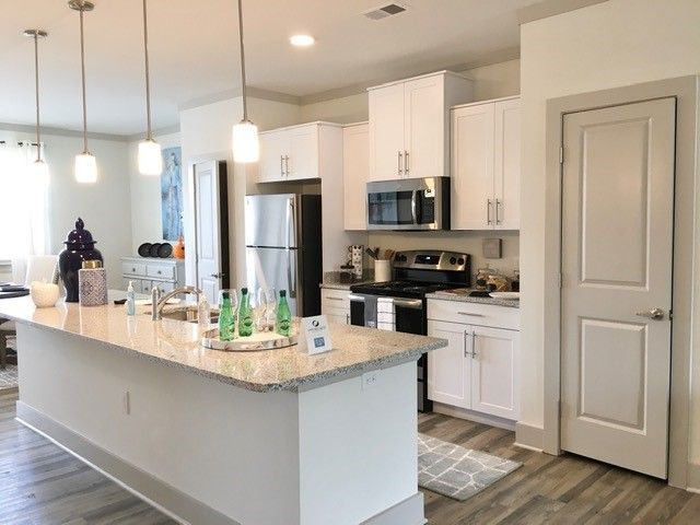 275 Hazel Mill Rd, Asheville, NC 28806