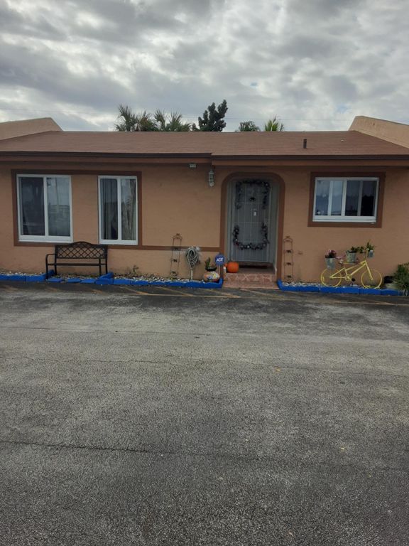 7806 Pembroke Rd, Miramar, FL 33023