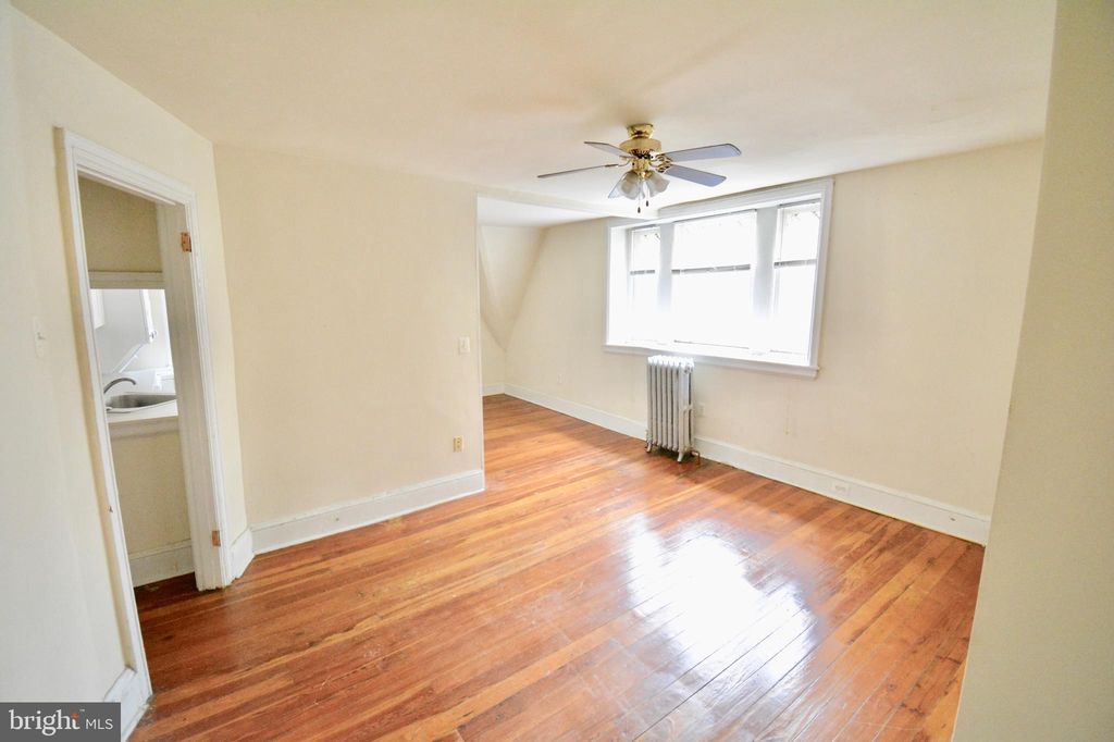 521 W Hansberry St #3, Philadelphia, PA 19144