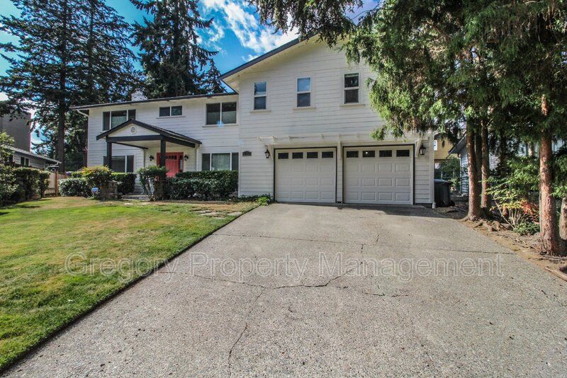 1017 142nd Ave SE, Bellevue, WA 98007