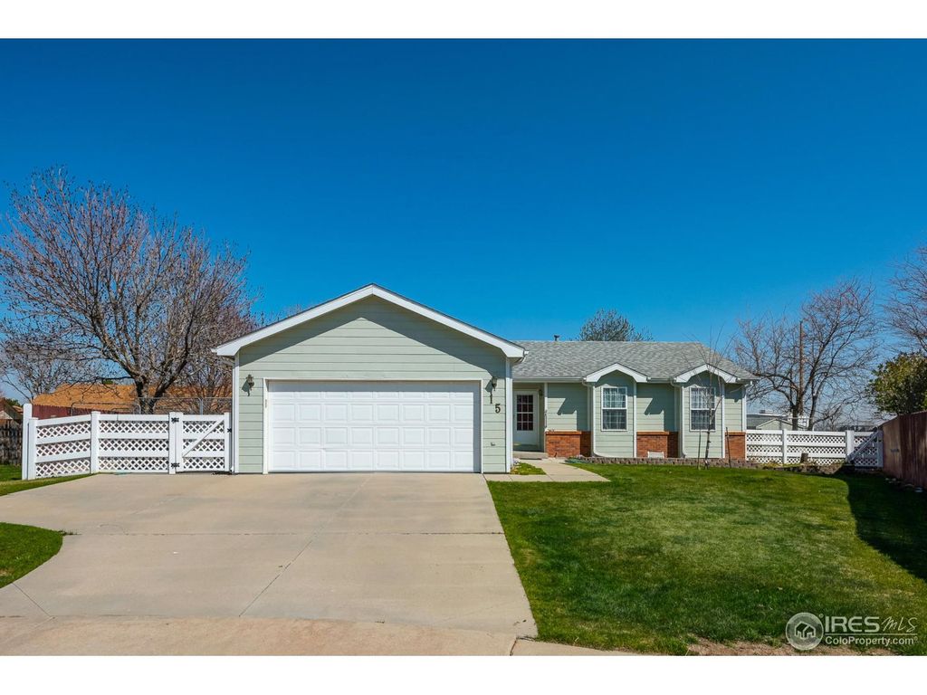 15 Walnut Ct, Eaton, CO - 3 Bed, 2 Bath Single-Family Home - 19 Photos