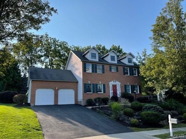 10 Midland Dr, Easton, PA 18045