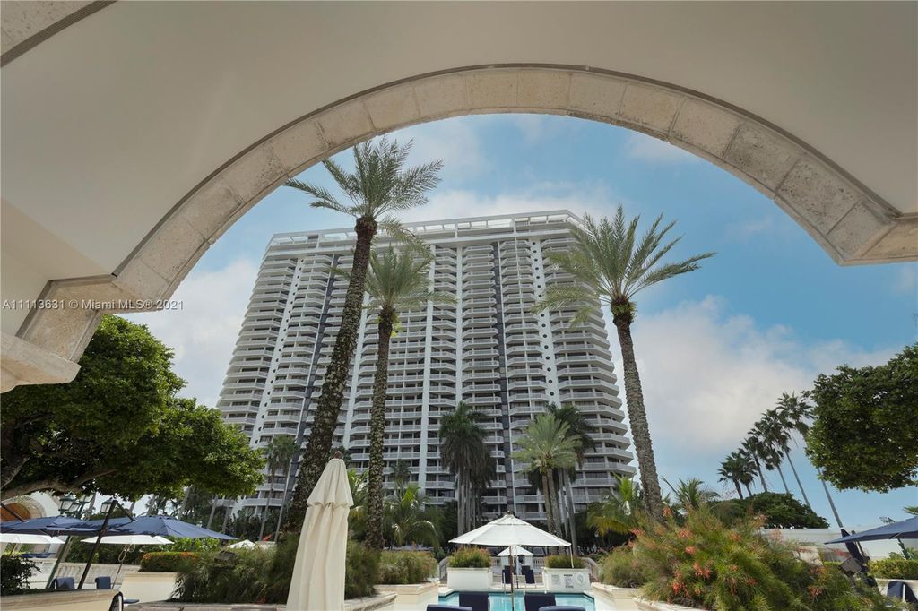 2000 Island Blvd #509, North Miami Beach, FL 33160