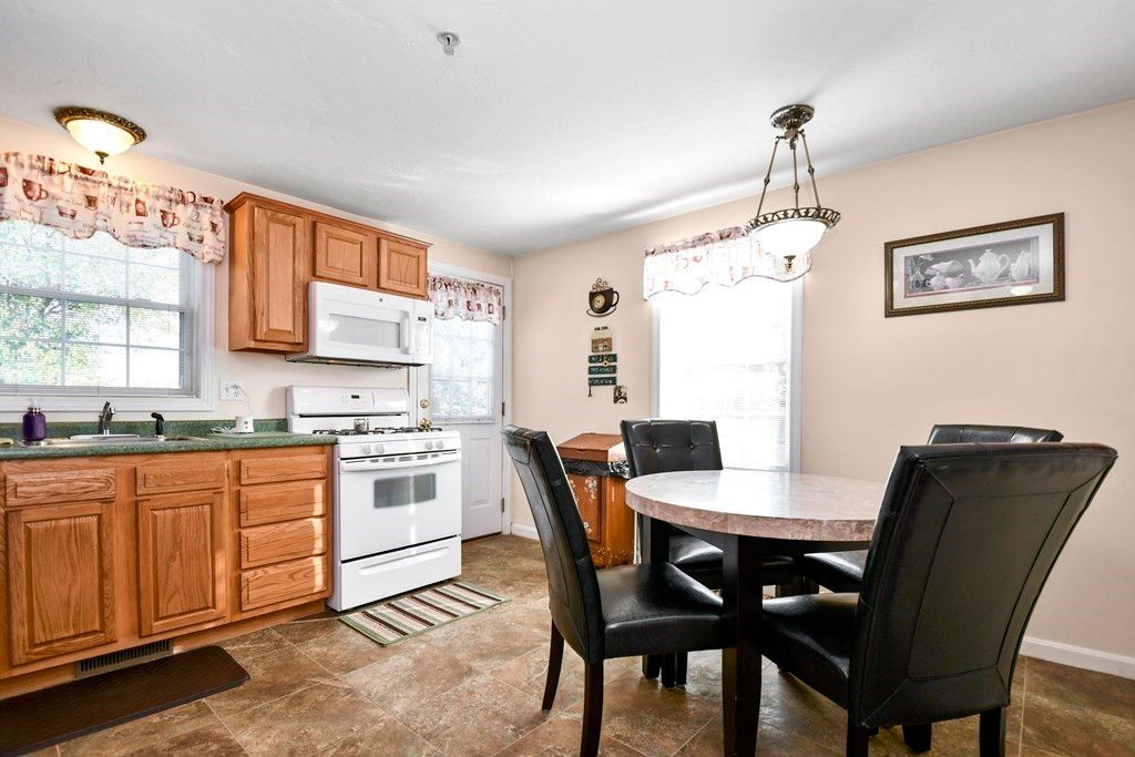 1017 Middlesex St #5, Lowell, MA 01851
