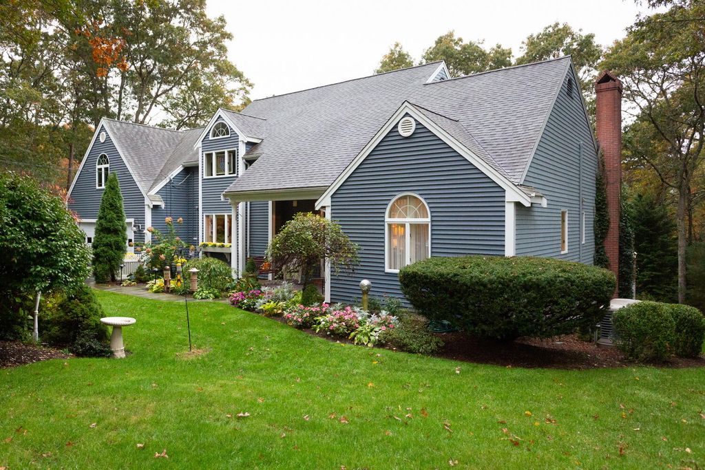 141 HIGHLAND Avenue, Cotuit, MA 02635
