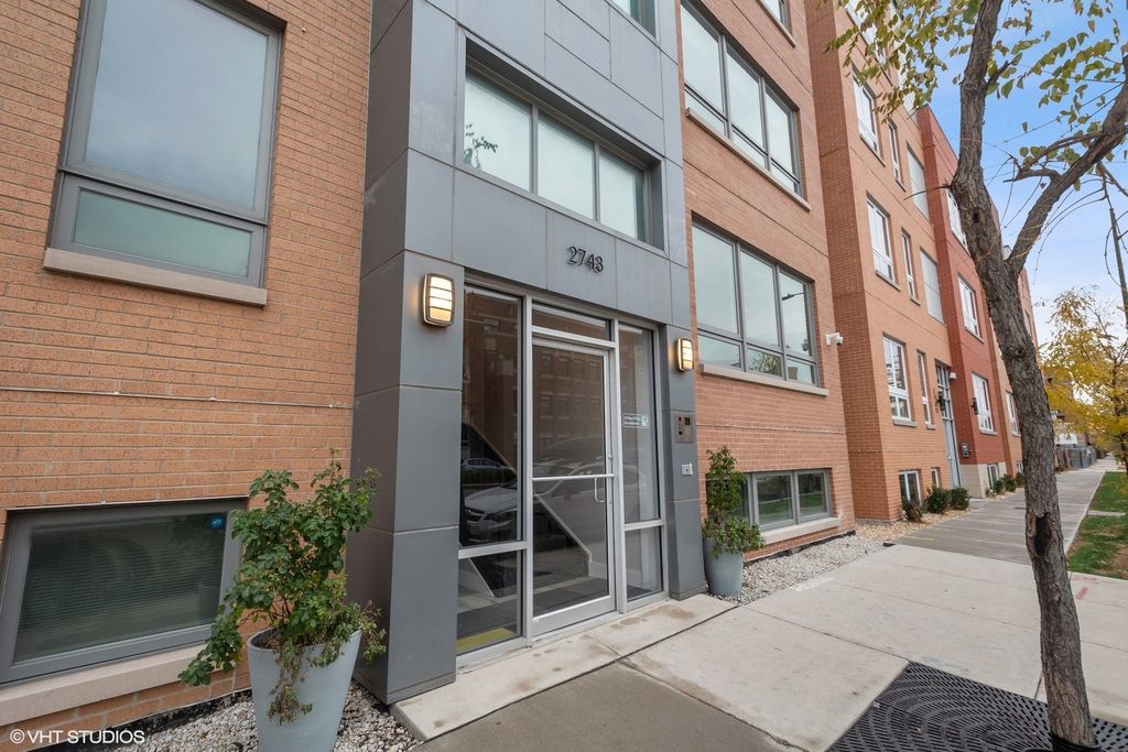 2743 N Ashland Ave #2N, Chicago, IL 60614