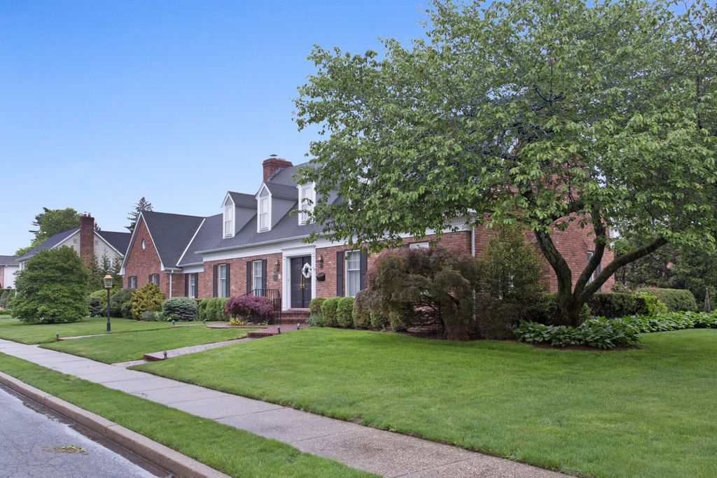 101 Brixton Rd, Garden City, NY 11530 See Est. Value, Schools & More