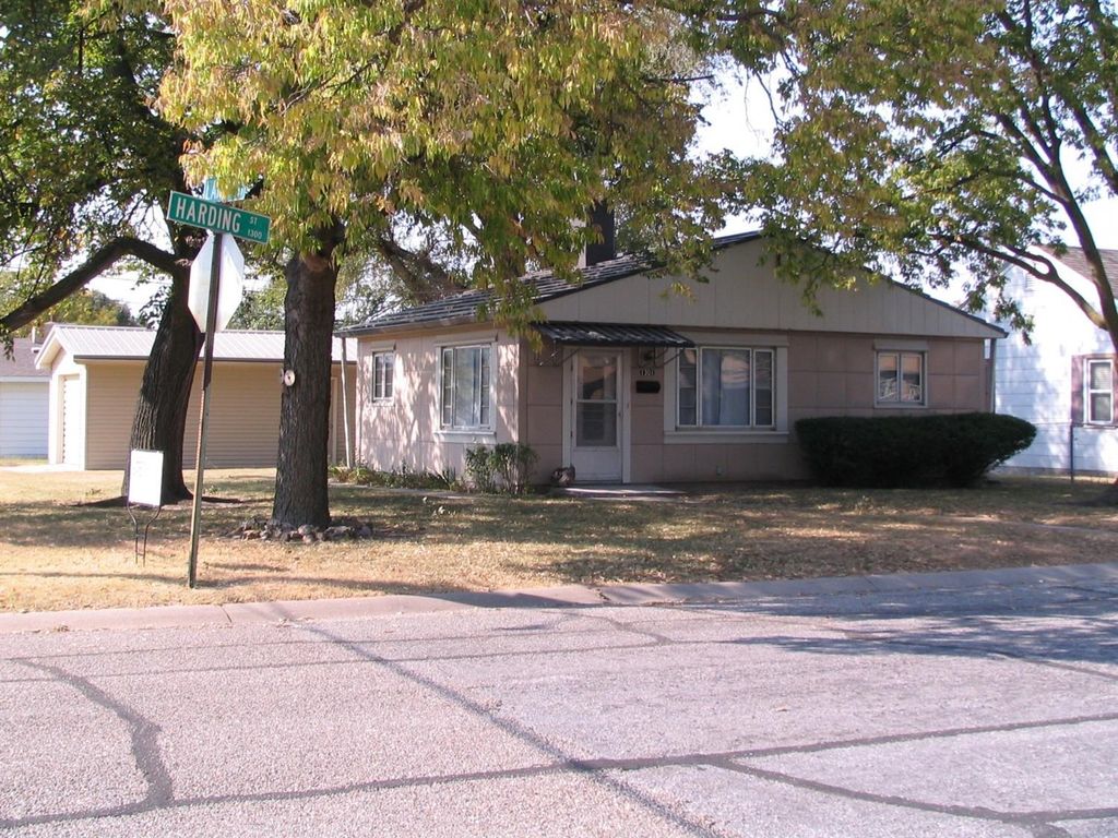 1301 Harding St, Great Bend, KS 67530 Trulia