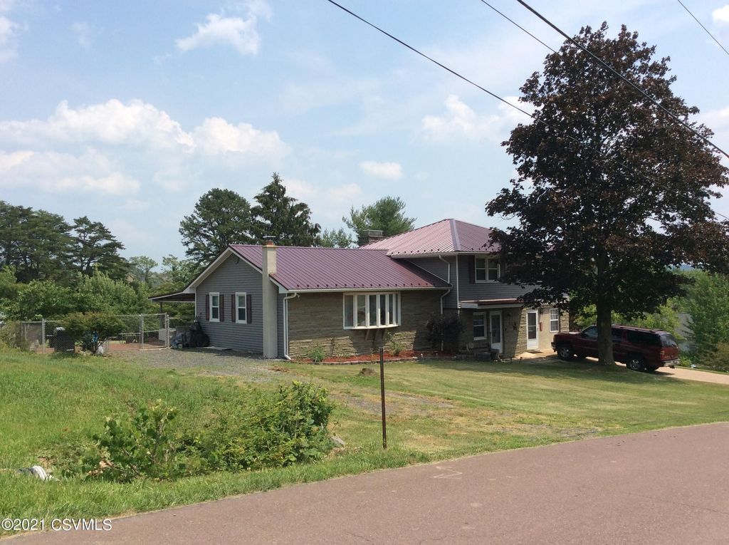 115 Red Oak Dr, Danville, PA 17821