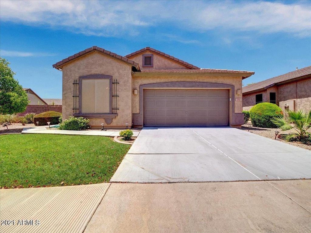 2701 E Hulet Dr, Chandler, AZ 85225