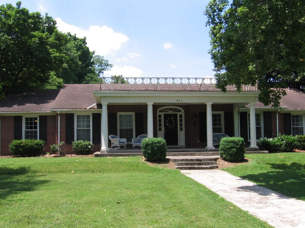 402 S Main St, Elkton, KY 42220