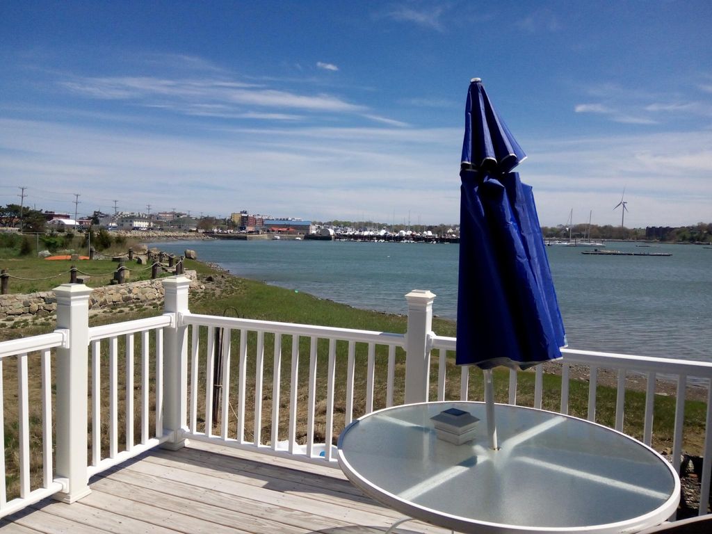 21 Bay St, Hull, MA 02045 - See Est. Value, Schools & More