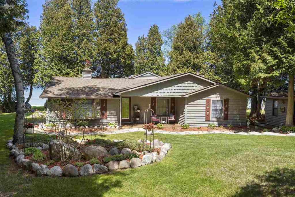 1032 Lakeside Dr, Mackinaw City, MI 49701 Trulia