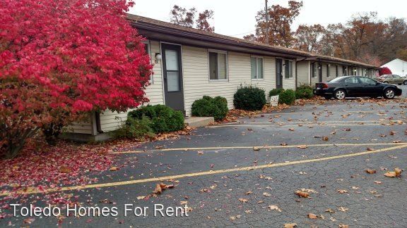 31 S McCord Rd #12B, Holland, OH 43528