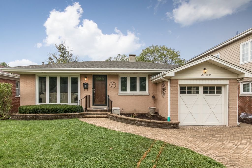640 N Home Ave, Park Ridge, IL 60068