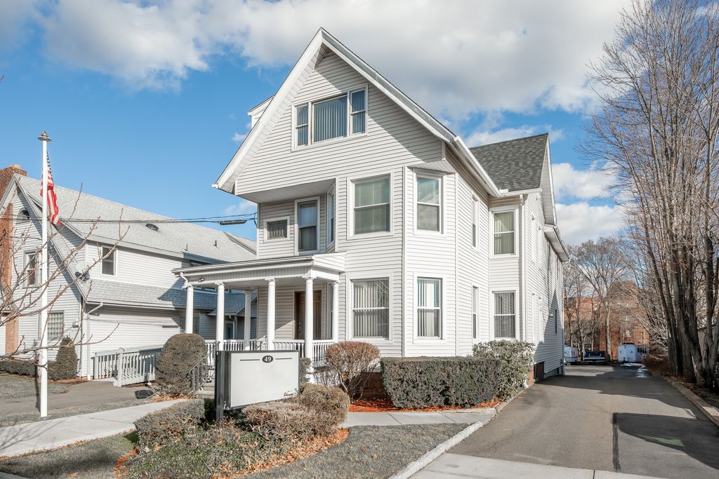 49 High St, East Haven, CT 06512