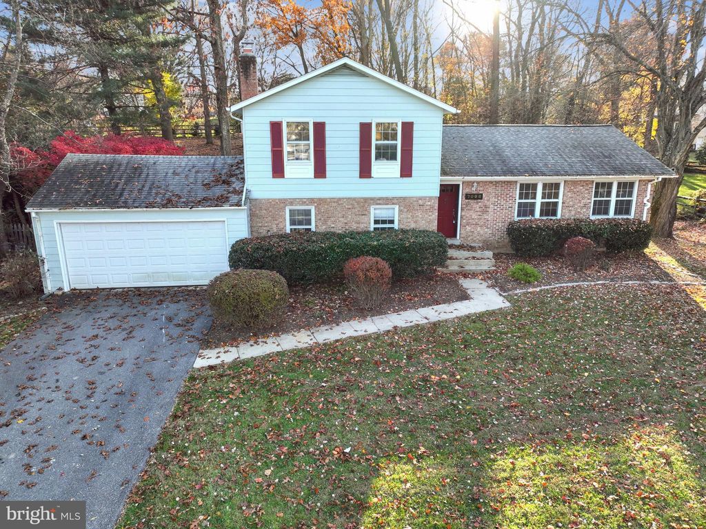 7008 Wick Ln, Derwood, MD 20855