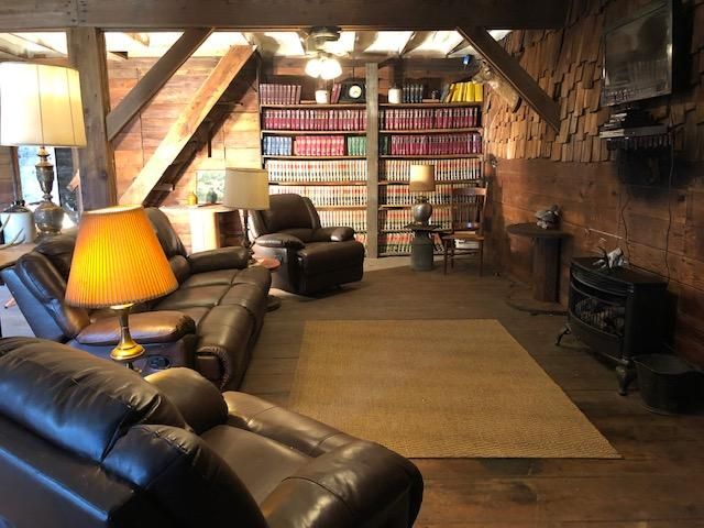 18858 Old Airport Rd, Rushville, IL 62681