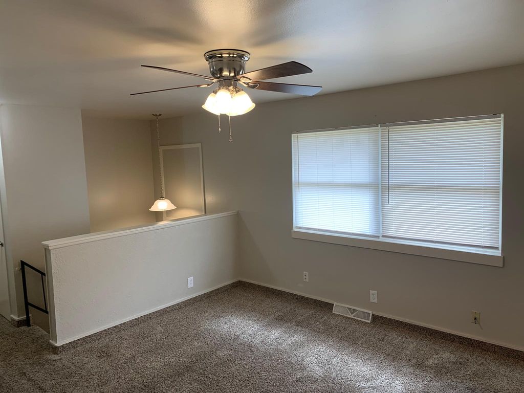 2424 W Savannah St, Wichita, KS 67217