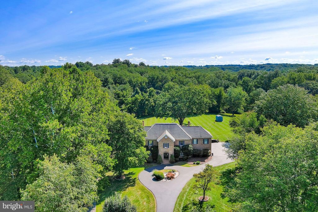 5900 Bethlehem Ct, Derwood, MD 20855