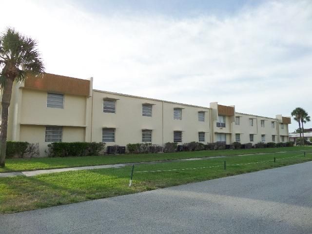 541 NE 48th St #208, Boca Raton, FL 33431