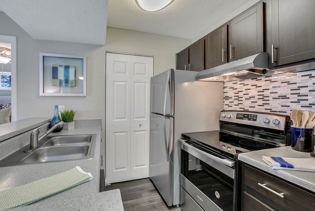 529 S  Parsons Ave #903, Brandon, FL 33511