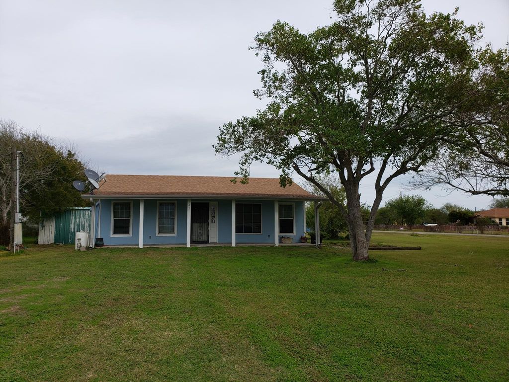 197 B St, Port Lavaca, TX 2 Bed, 1 Bath SingleFamily Home 6 Photos