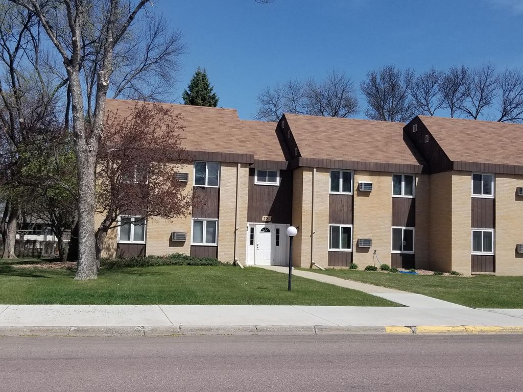 701 15th Ave NE, Aberdeen, SD 57401