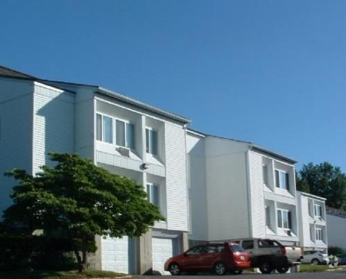 25 Plaza Dr, Middletown, CT 06457