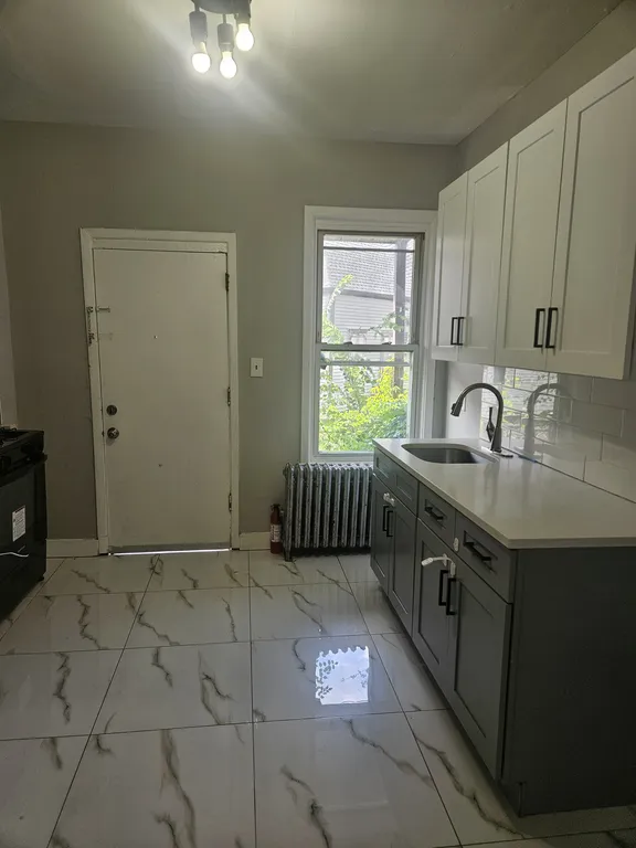 1118 Hampton Pl #2 — photo 2 of 8