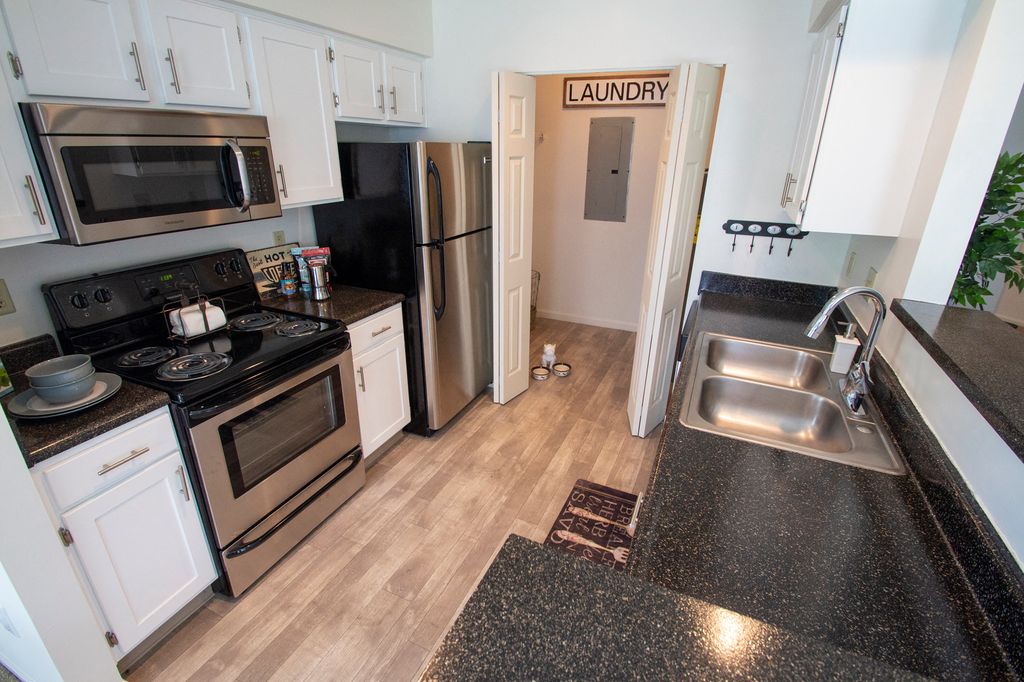 7605 Washington Village Dr, Dayton, OH 45459