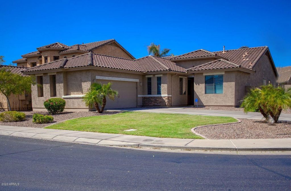 82 W Hawk Way, Chandler, AZ 85286
