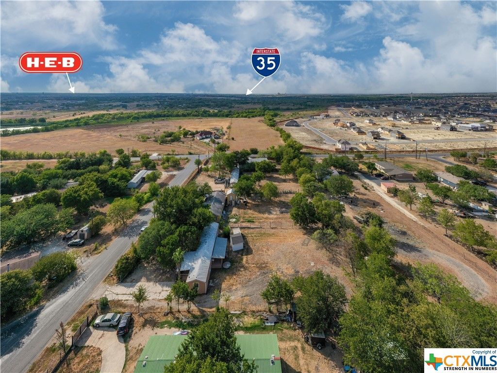 107 Country Ln, Kyle, TX 78640
