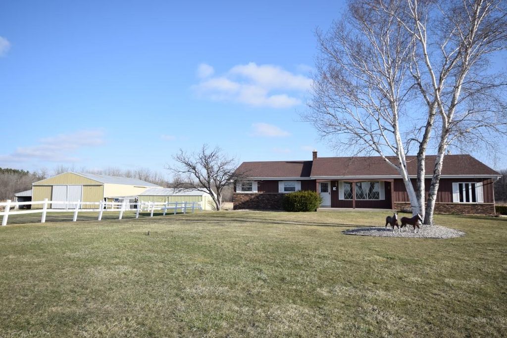 7305 Wildwood Rd, West Bend, WI 53090 Trulia
