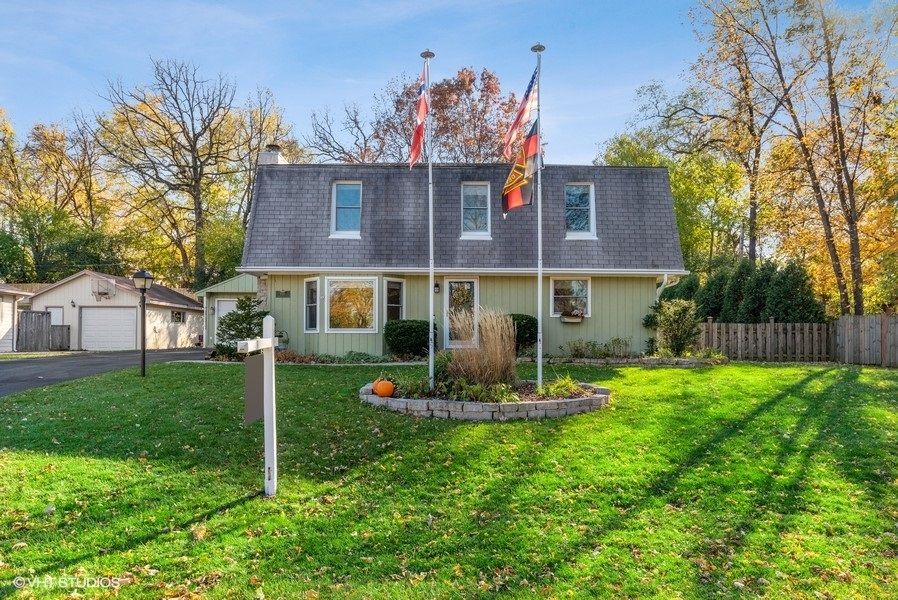1059 Betty Dr, Lake Zurich, IL 60047