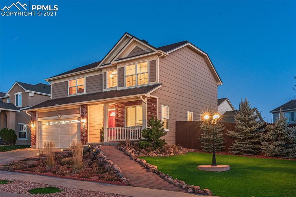 5607 Pioneer Mesa Dr, Colorado Springs, CO 80923