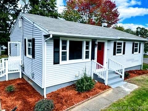 7 Judith Ln, West Haven, CT 06516
