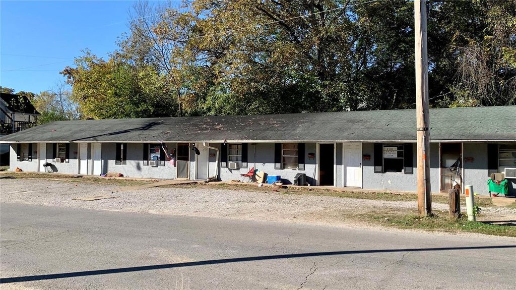 503 S 9th St, Poplar Bluff, MO 63901