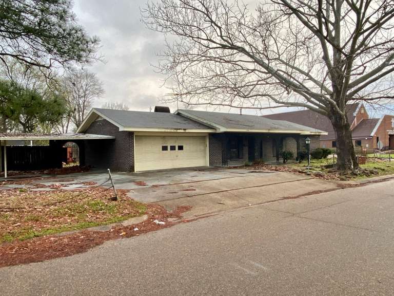 1106 W Ridgeway St, Jackson, MS 3 Bed, 2 Bath SingleFamily Home 7