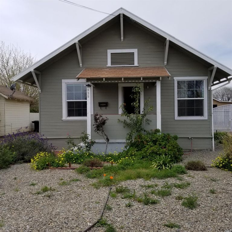 939 Fig Ln, Newman, CA - 3 Bed, 2 Bath Single-Family Home - 43 Photos