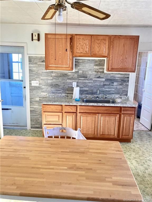 29 N Barnes St, Waterbury, CT 06704