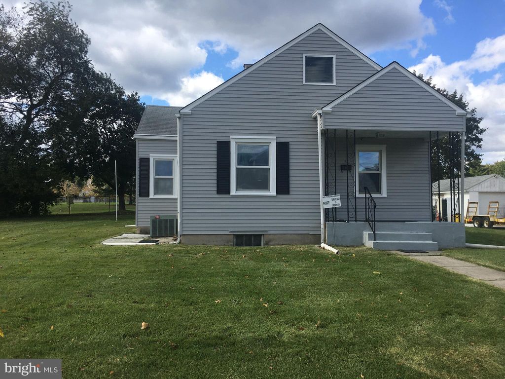 11 Dawes Ave, Trenton, NJ 08638