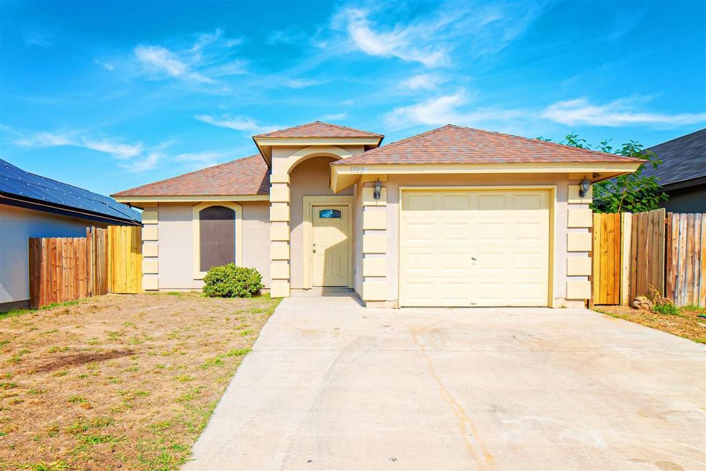 17221 Running Doe St, Laredo, TX 78045