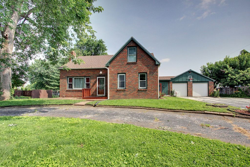 1301 Hamann Ln, Quincy, IL 62305