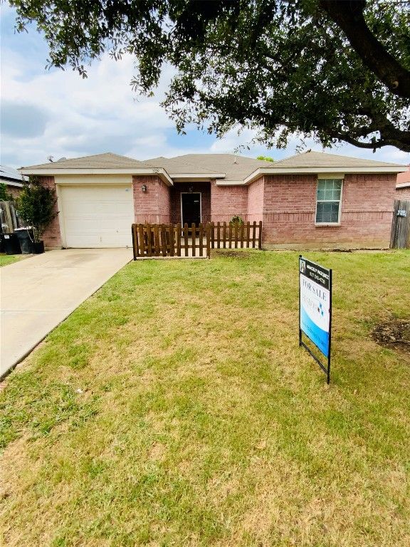 3129 Ronay Dr, Forest Hill, TX 76140