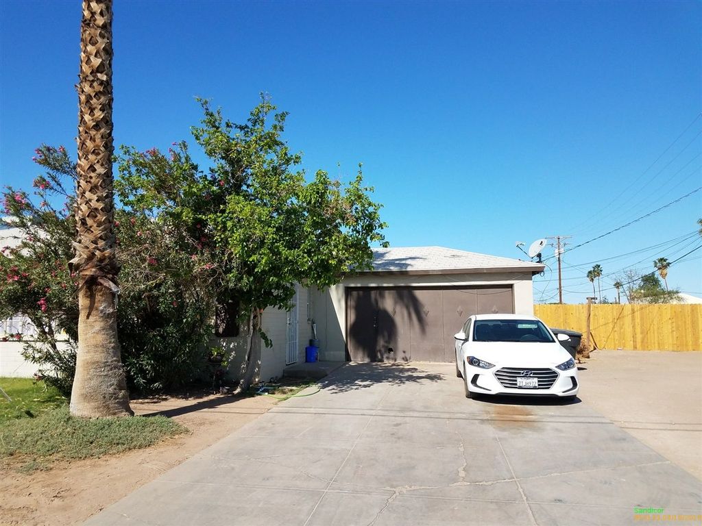 1502 W Orange Ave, El Centro, CA 92243