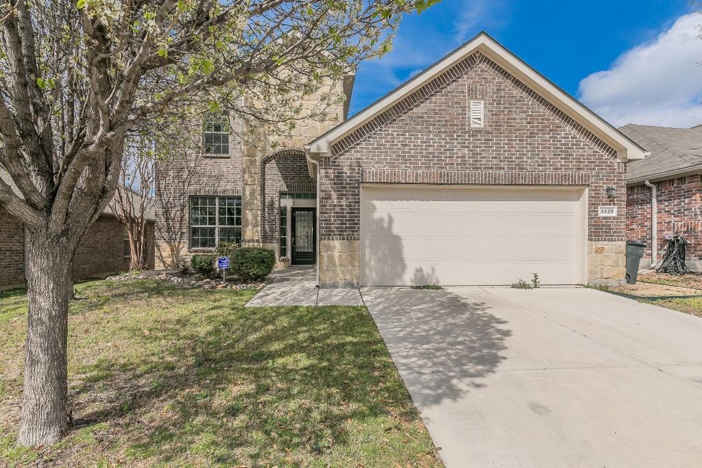 3429 Twin Pines Dr, Fort Worth, TX 76244