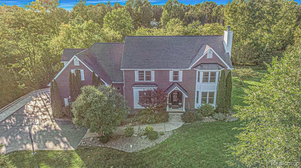 7741 Quail Ridge Dr, Dexter, MI 48130